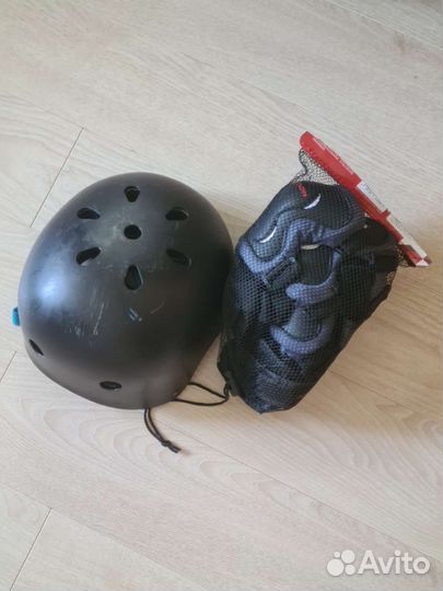 Наколенники, шлем, налокотники