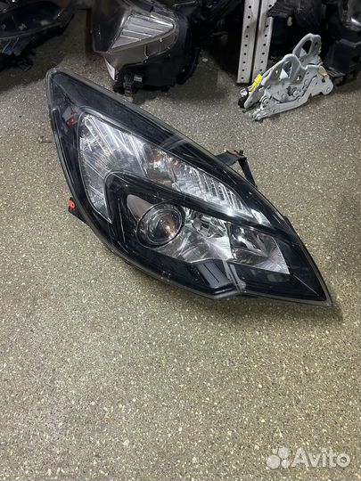 Opel Meriva b фара