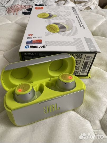 Беспроводные наушники jbl