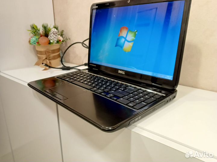 Игровой ноутбук i7 8ядер, 8гб, GT525