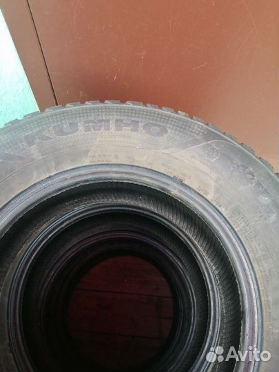 Kumho I'Zen RV Stud KC16 225/70 R16