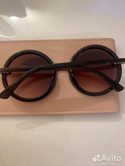 Солнечные очки женские