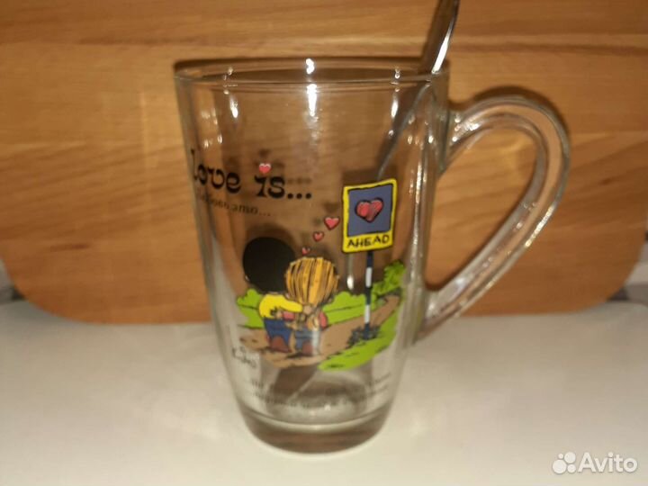 Кружка love is