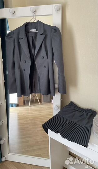 Костюм серый офисный школьный