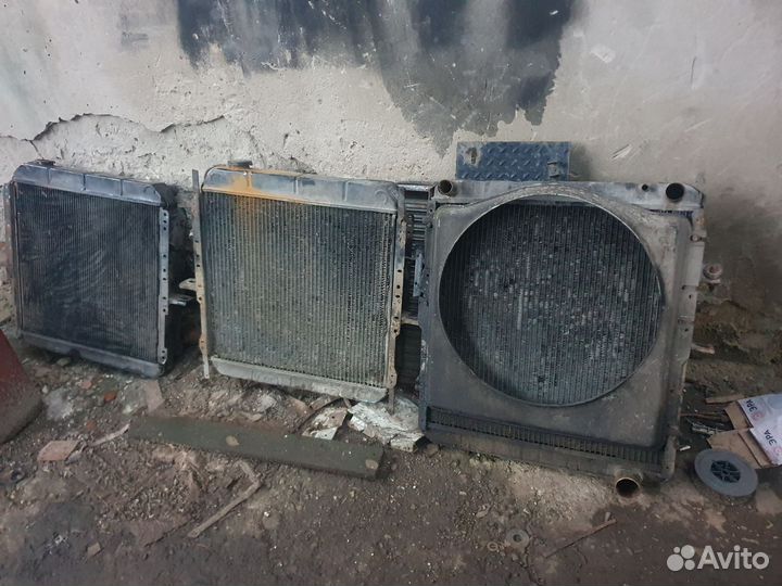Радиатор на маз