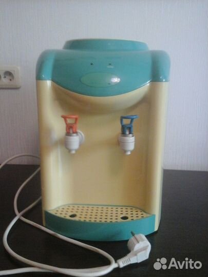 Кулер для воды настольный