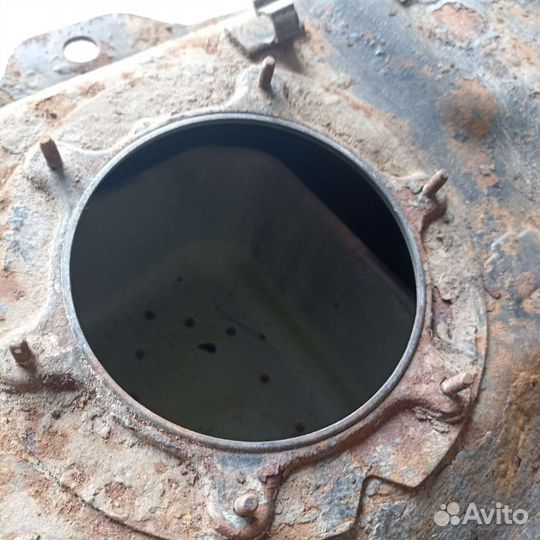 Топливный бак б/у Митсубиси Лансер 9