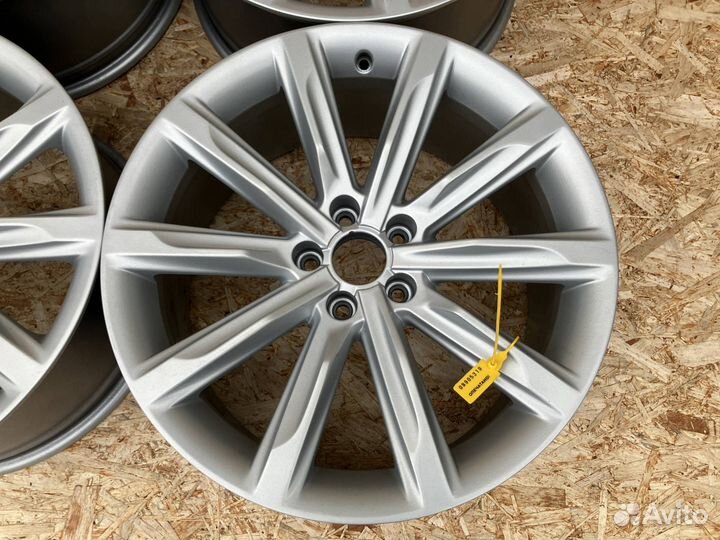 Комплект литых дисков R19x8.5 5x112