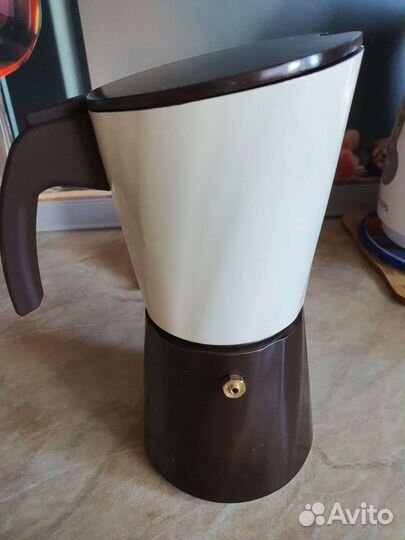 Гейзерная кофеварка Röndell