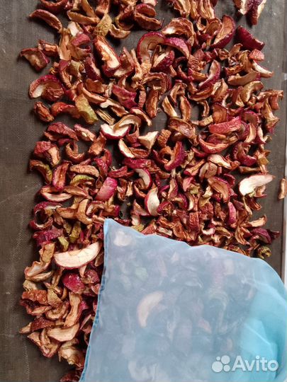 Сушёные яблоки и груши в чайном наборе