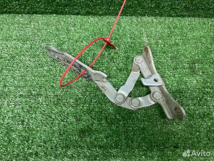 Петля капота левая Hyundai Sonata 5 (Тагаз)