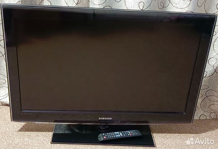 Письменный стол с тумбой