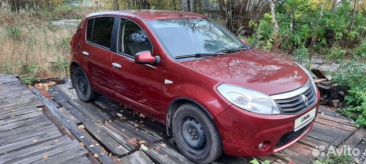 Renault Sandero 1.6 AT, 2011, 191 200 км