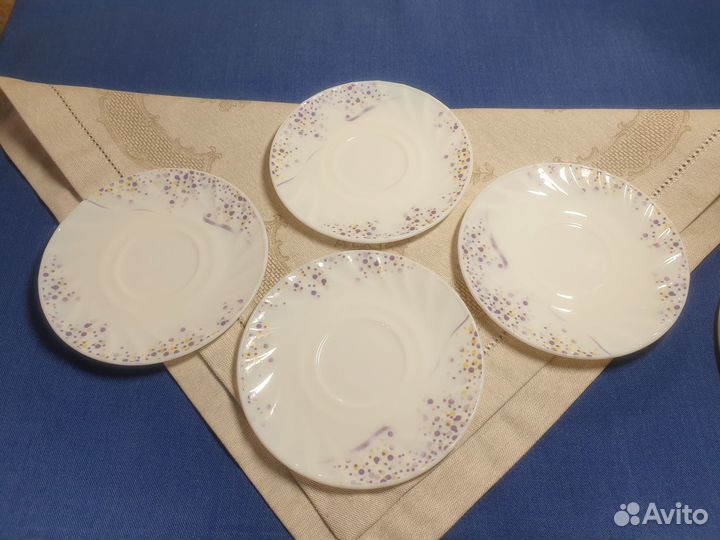 Чайные блюдца