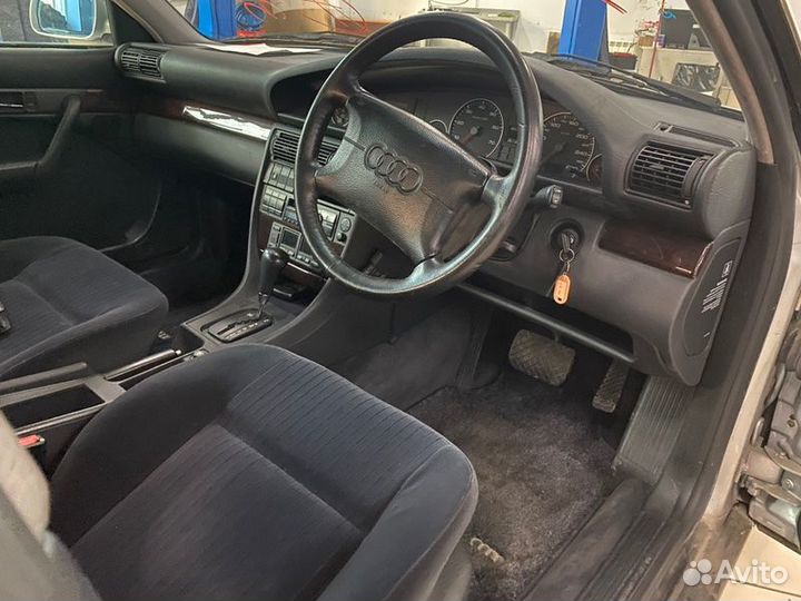 Ручка двери внешняя задняя левая Audi A6 C4 AAH