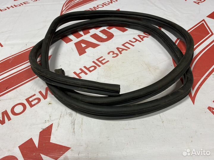 Уплотнитель проёма Hyundai Solaris 2012 hatch