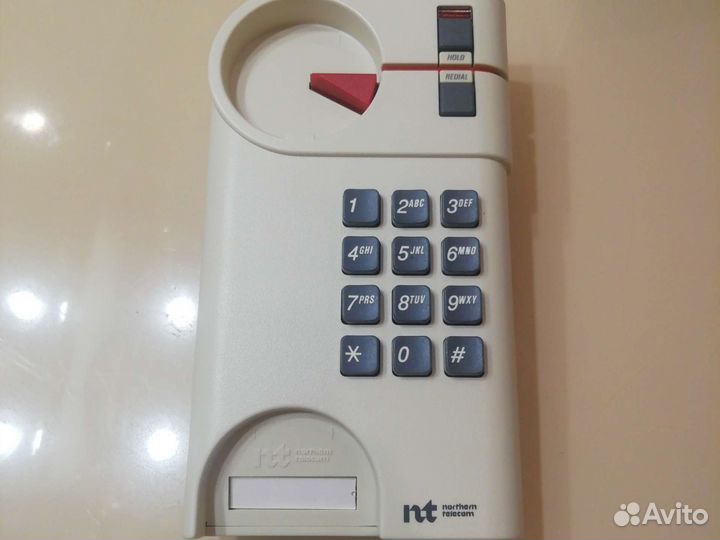 Телефон кнопочный ретро