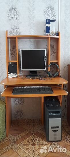 Компьютер системный блок,монитор,наушники,камера