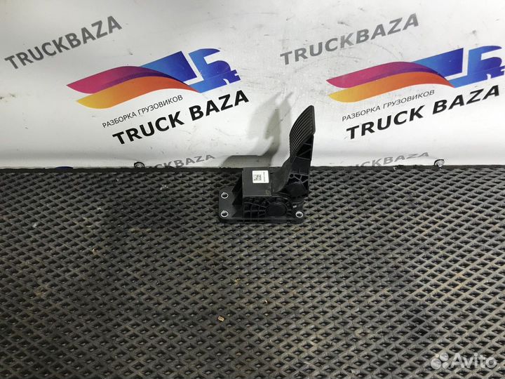 Педаль газа