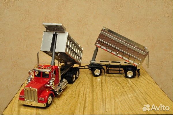 Модель машины NewRey. Kenworth W900 с прицепом N22