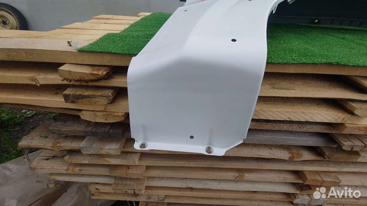 Переднее правое крыло Паджеро 3