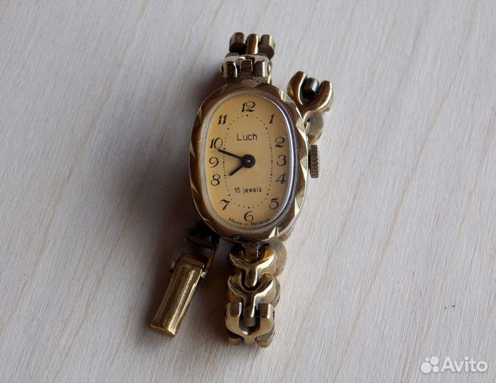 Часы женские Luch