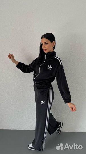 Спортивный костюм adidas