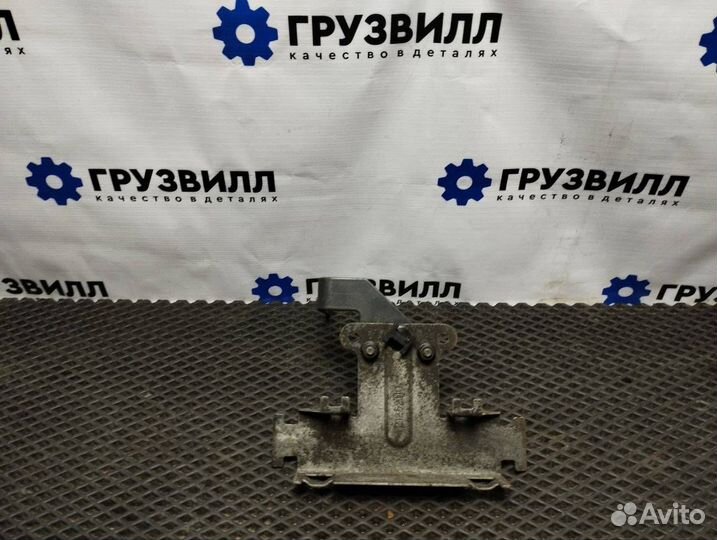Кронштейн (крепление) Volvo FH4 21252110