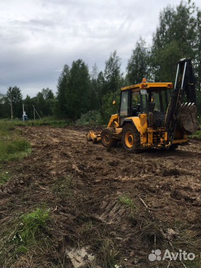 Экскаватор-погрузчик