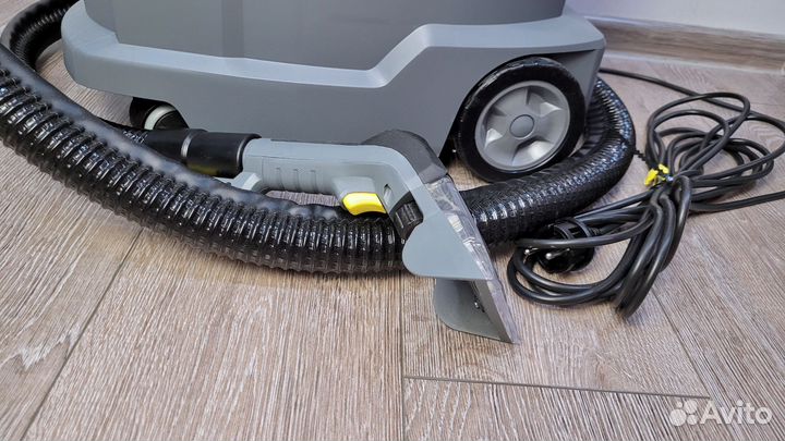 Аренда моющего пылесоса karcher