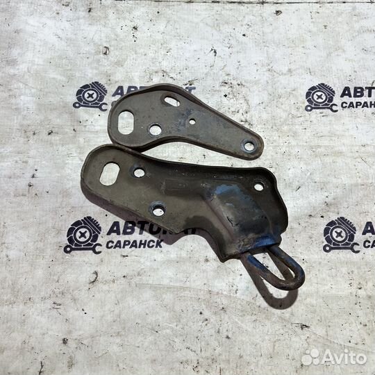 Крюк буксировочный Nissan Primera P11