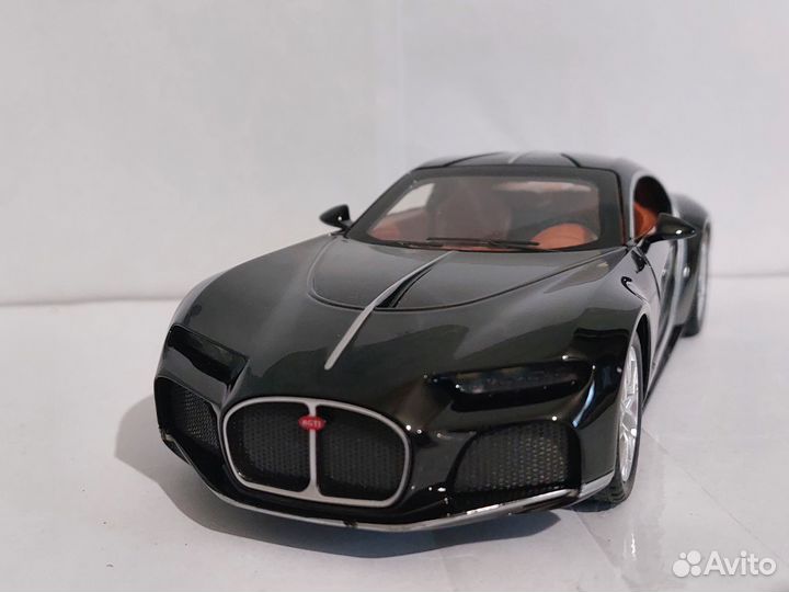 1:24 модель Bugatti Atlantic