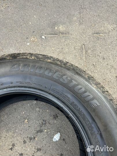 Bridgestone Dueler H/T 687 225/70 R16