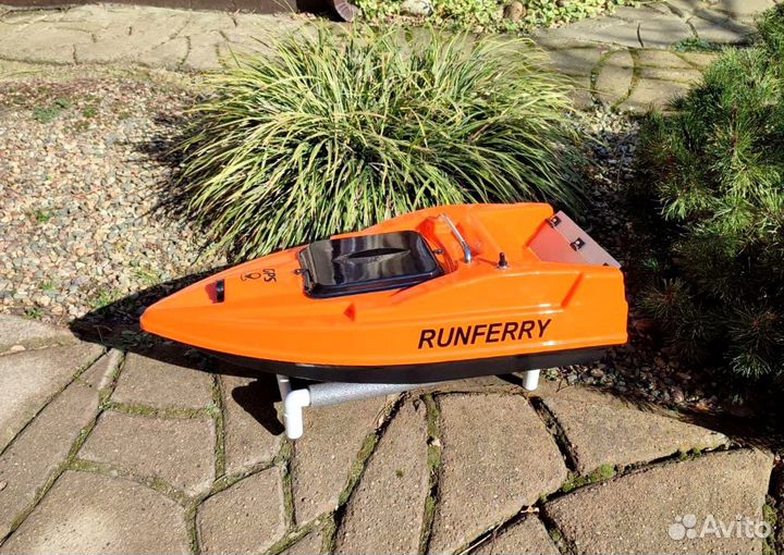 Прикормочный карповый кораблик Ранферри Solo V2