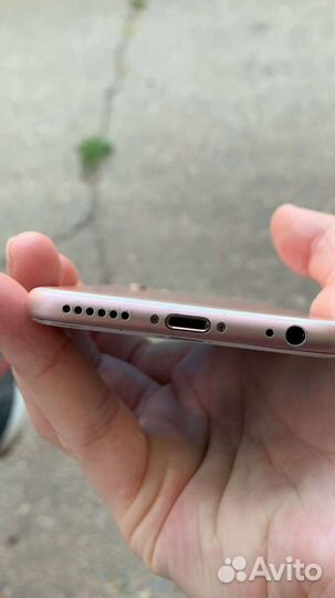 Телефон iPhone 6s