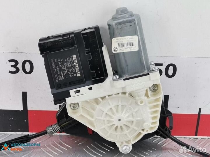 Стеклоподъемник передний левый Volkswagen