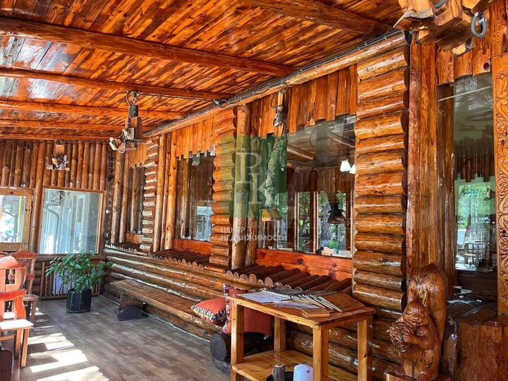 Отдельно стоящий ресторанный комплекс