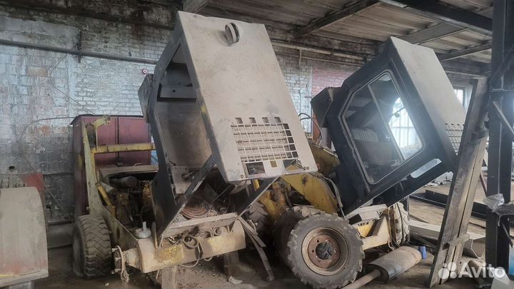 Мини-погрузчик UNC 060, 2000