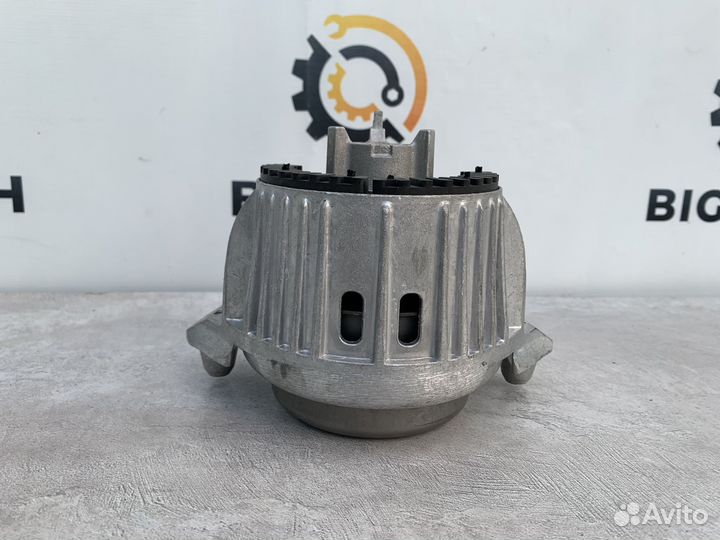 Подушка двс Mercedes W212 A2122401417