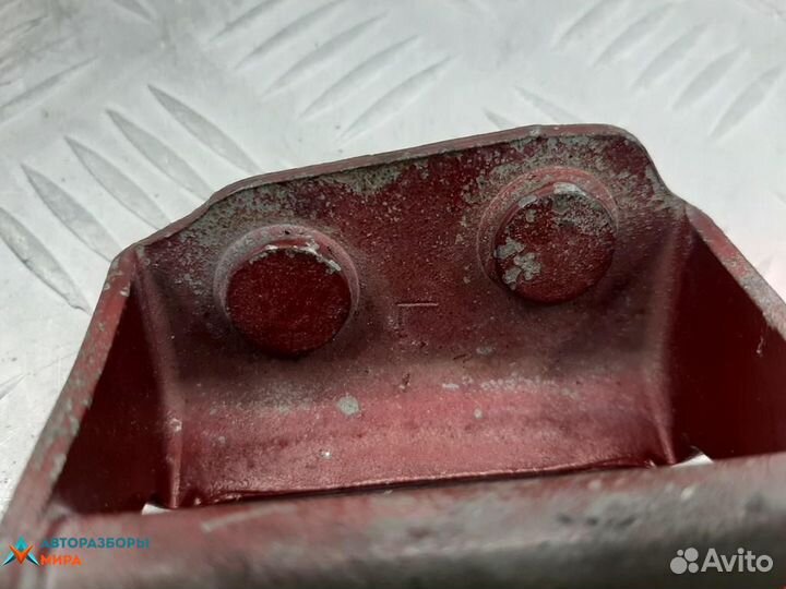 Петля крышки багажника Nissan Pathfinder R51 2008