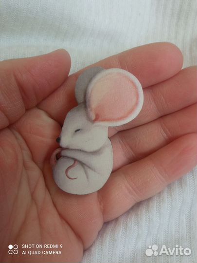 Брошь Значок Новый