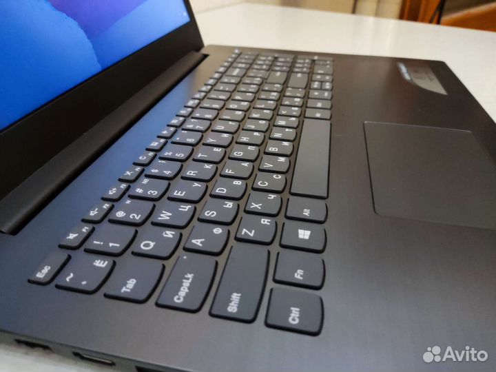 Новый 4х ядерный ноутбук Lenovo onyx intel/8gb/ssd