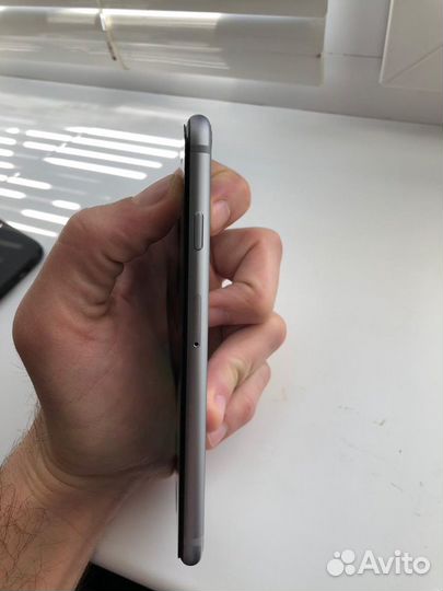 Телефон iPhone 6s