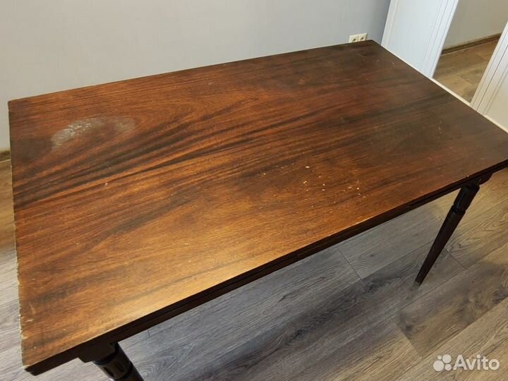 Кухонный стол