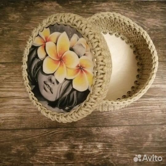 Корзина вязаная