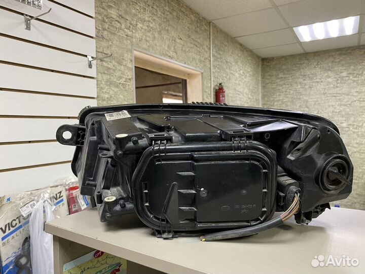 Фара правая галогенная Ауди А6 С6 4F