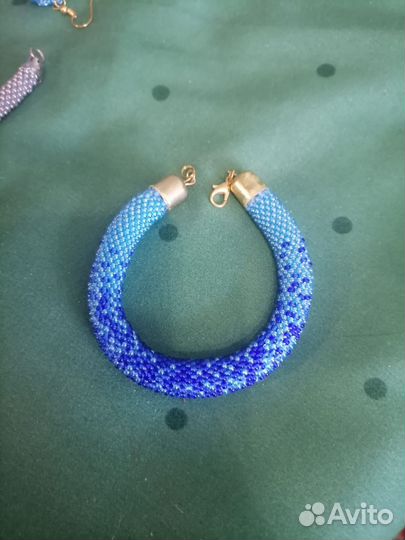 Браслет из бисера ручной работы