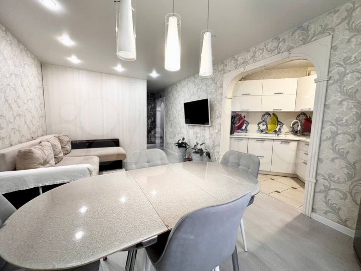 2-к. квартира, 83,7 м², 2/14 эт.