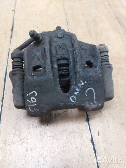 Тормозной суппорт передний правый Opel Omega B