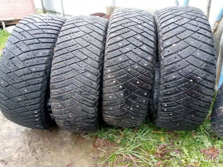 Goodyear UltraGrip 205/55 R16 94C